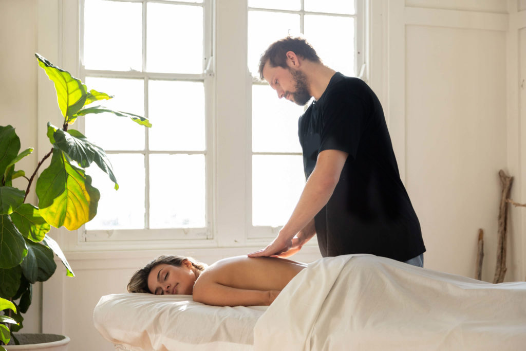 mobile massage on demand blys Sydney vaclause relax wellness therapist