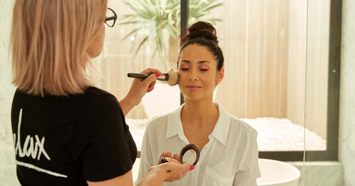 Best Mobile Formal Hair & Makeup Services in Canberra ,ACT Blys